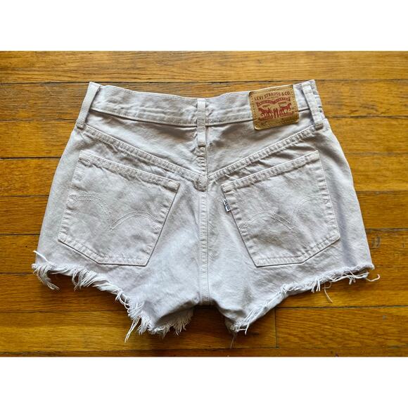 LEVI'S 501 Distressed Cream/Lavender Dyed Button-Fly Shorts sz W27 - Picture 6 of 10